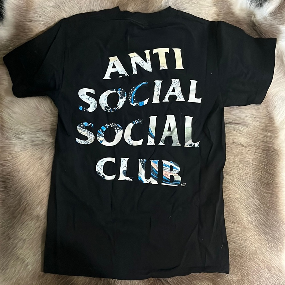 Small anti social social club t shirt waves